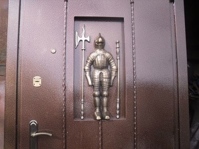 Двери в Харьков от компании Молот. Обзор цен и моделей