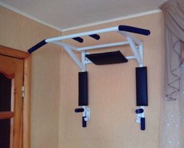 Как установить турник в квартире