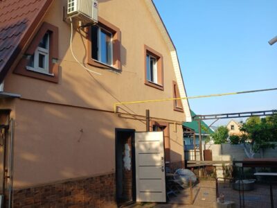 Продаж 2-поверхового будинку