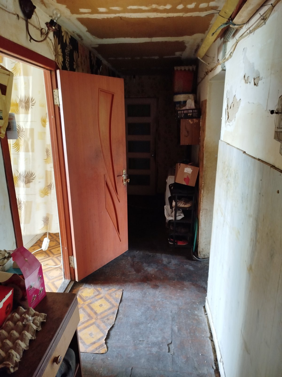Продам комнату в коммуне 2/5, ул. Новикова/2 застава