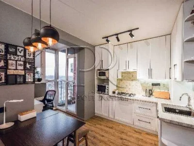 продаж 2-к квартира Києво-Святошинський, Крюківщина, 98000 $