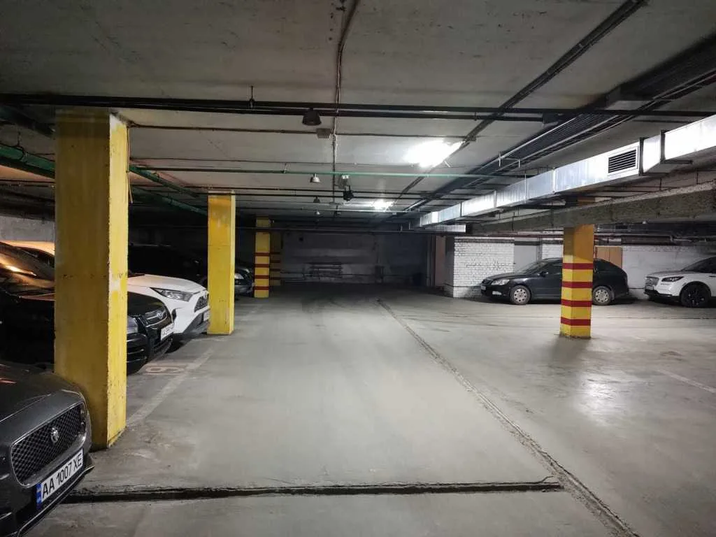 продаж підземний паркінг Київ, Деснянський, 16000 $