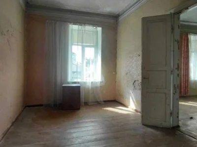 продаж 2-к квартира Луцьк, 42000 євро