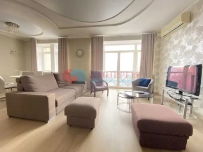 довгострокова оренда 4-к квартира Київ, Печерський, 1400 $/міс.