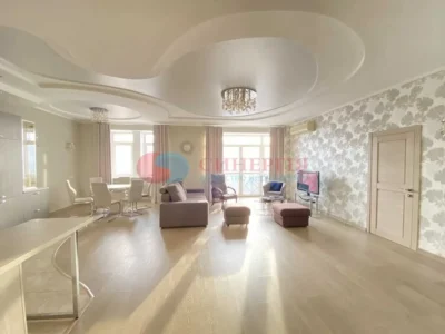 довгострокова оренда 4-к квартира Київ, Печерський, 1400 $/міс.
