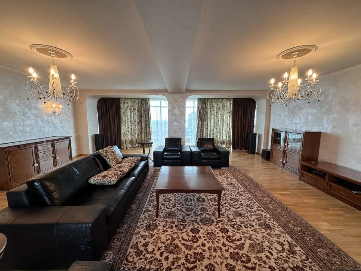 довгострокова оренда 4-к квартира Київ, Печерський, 2200 $/міс.