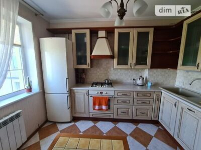 Здам в оренду свою 3-кімнатну квартиру на Лук"янівці
