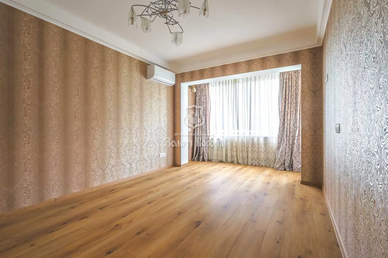 продаж 1-к квартира Київ, Дніпровський, 52000 $