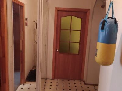 Продам 3 кімнатну квартиру в Києві біля метро Святошино