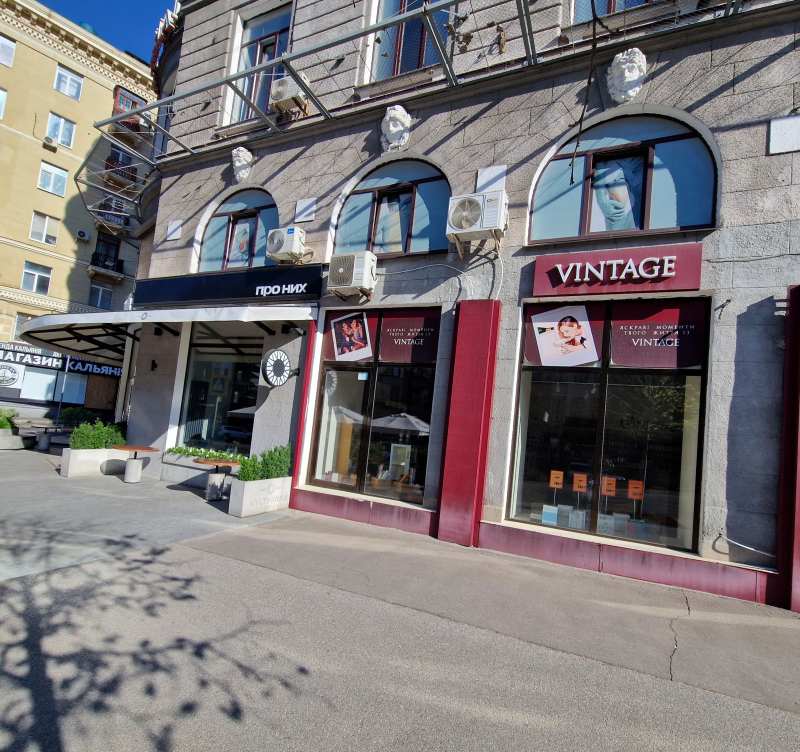 Сдам в аренду помещение 287м2, пл. Конституции 1.