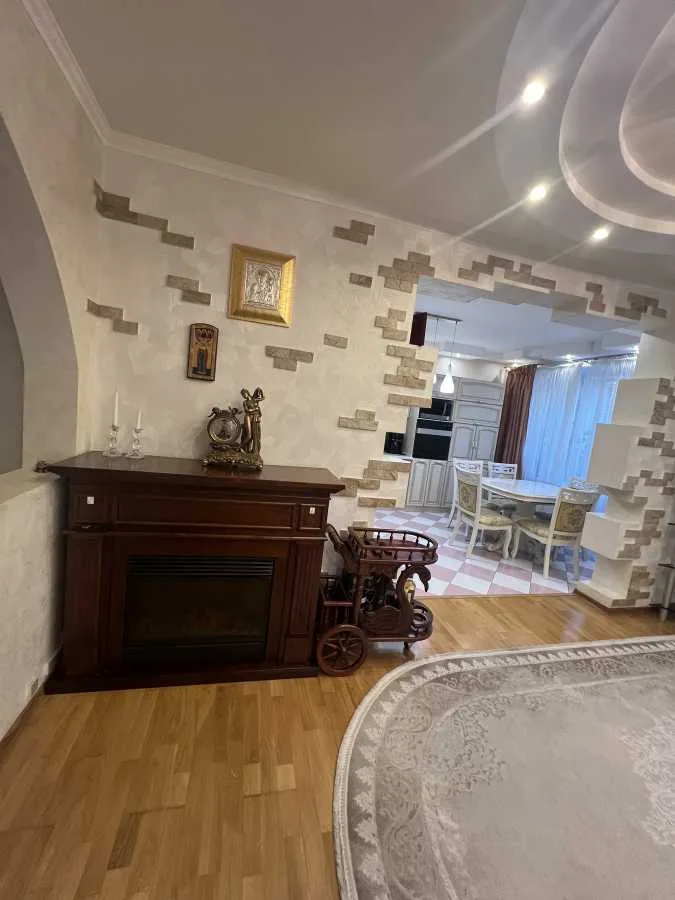продаж 4-к квартира Київ, Солом`янський, 186000 $