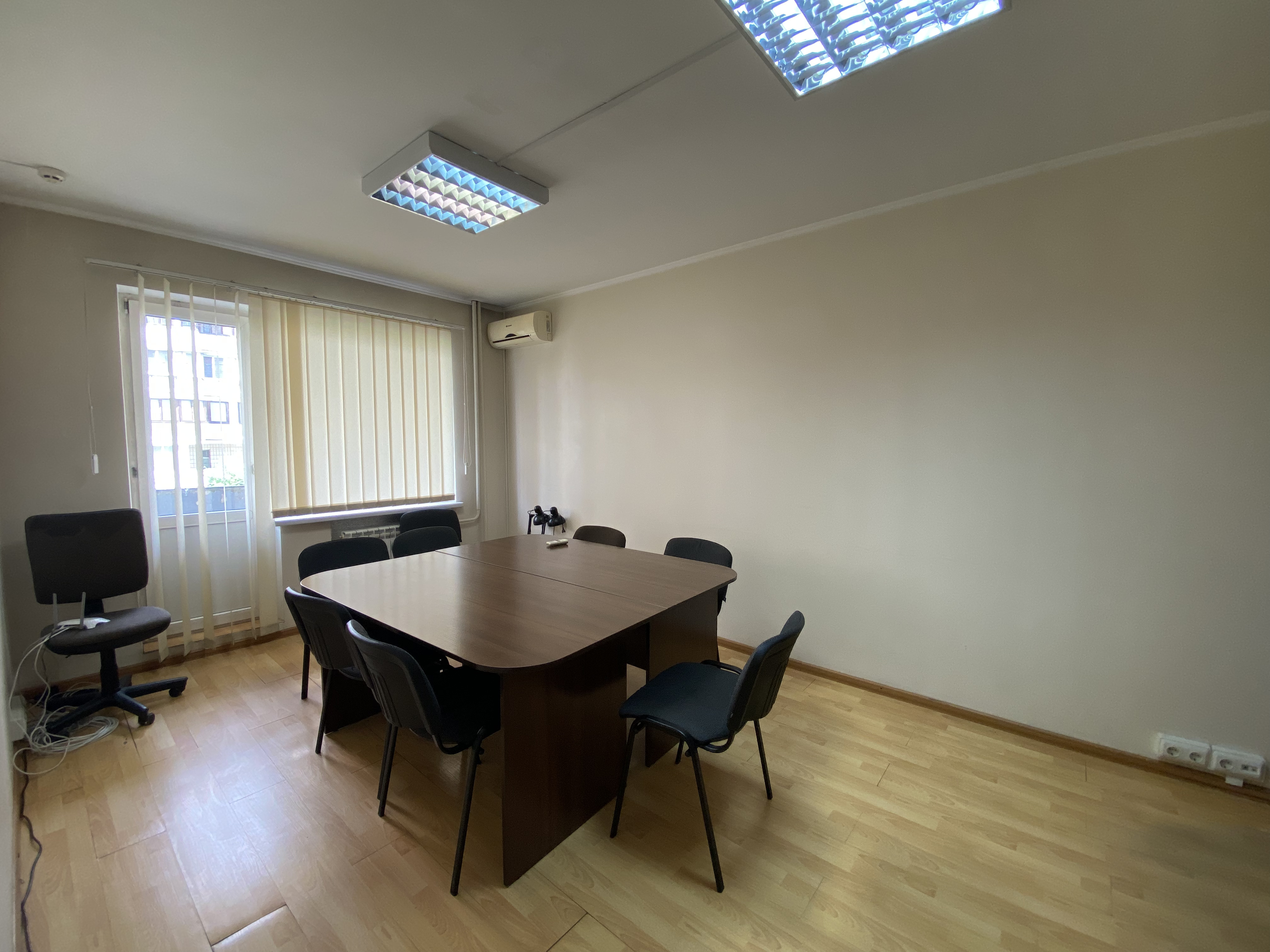 БЕЗ%, продам офіс 34м2, Василя Стуса 35/37, 7хв пішки метро Академмістечко або Житомирська