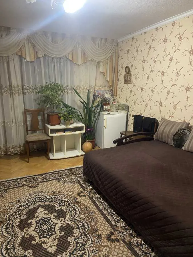 продаж 4-к квартира Київ, Дніпровський, 70000 $