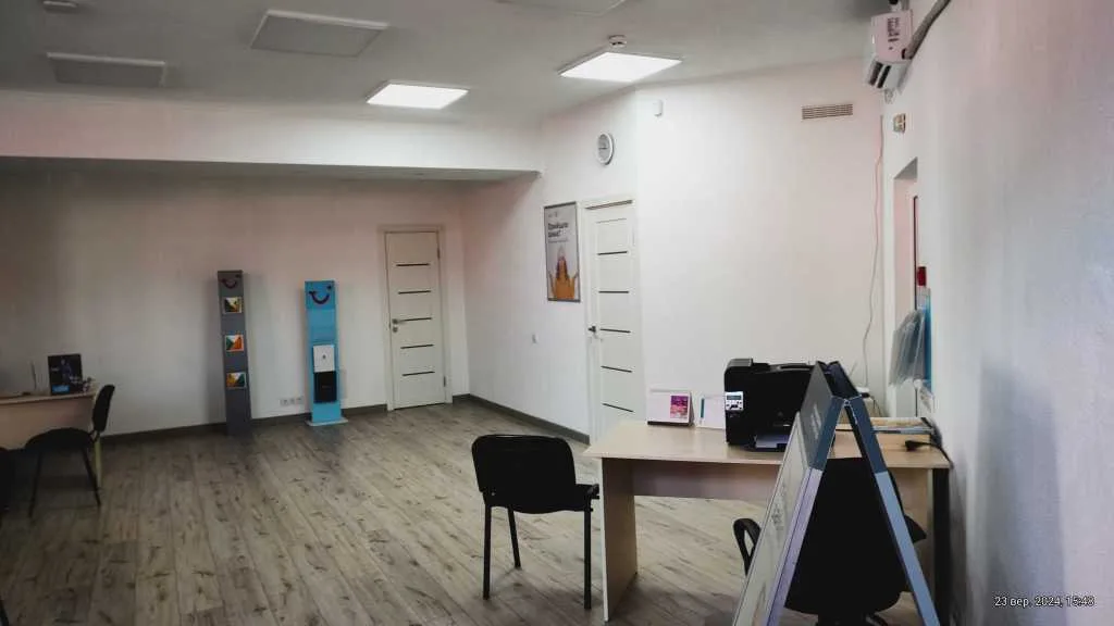 продаж об’єкт сфери послуг Київ, Деснянський, 105000 $