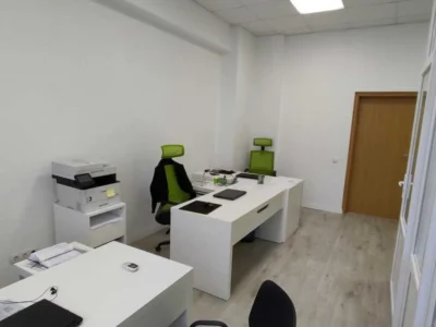 довгострокова оренда офісне приміщення Київ, Дніпровський, 12600 грн./міс.
