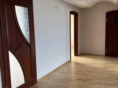 продаж 4-к квартира Київ, Солом`янський, 220000 $