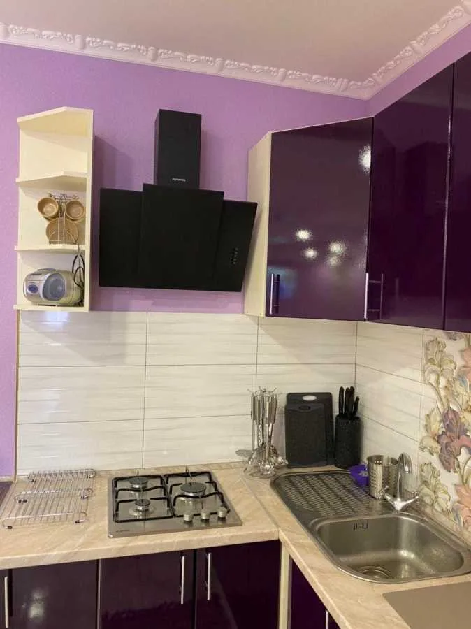 довгострокова оренда 8-к будинок Київ, Деснянський, 1800 $/міс.