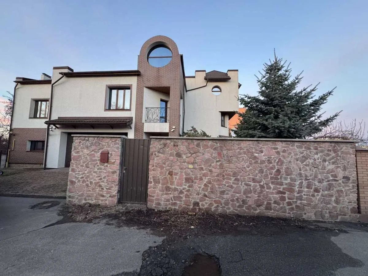 довгострокова оренда 14-к будинок Київ, Голосіївський, 9000 $/міс.