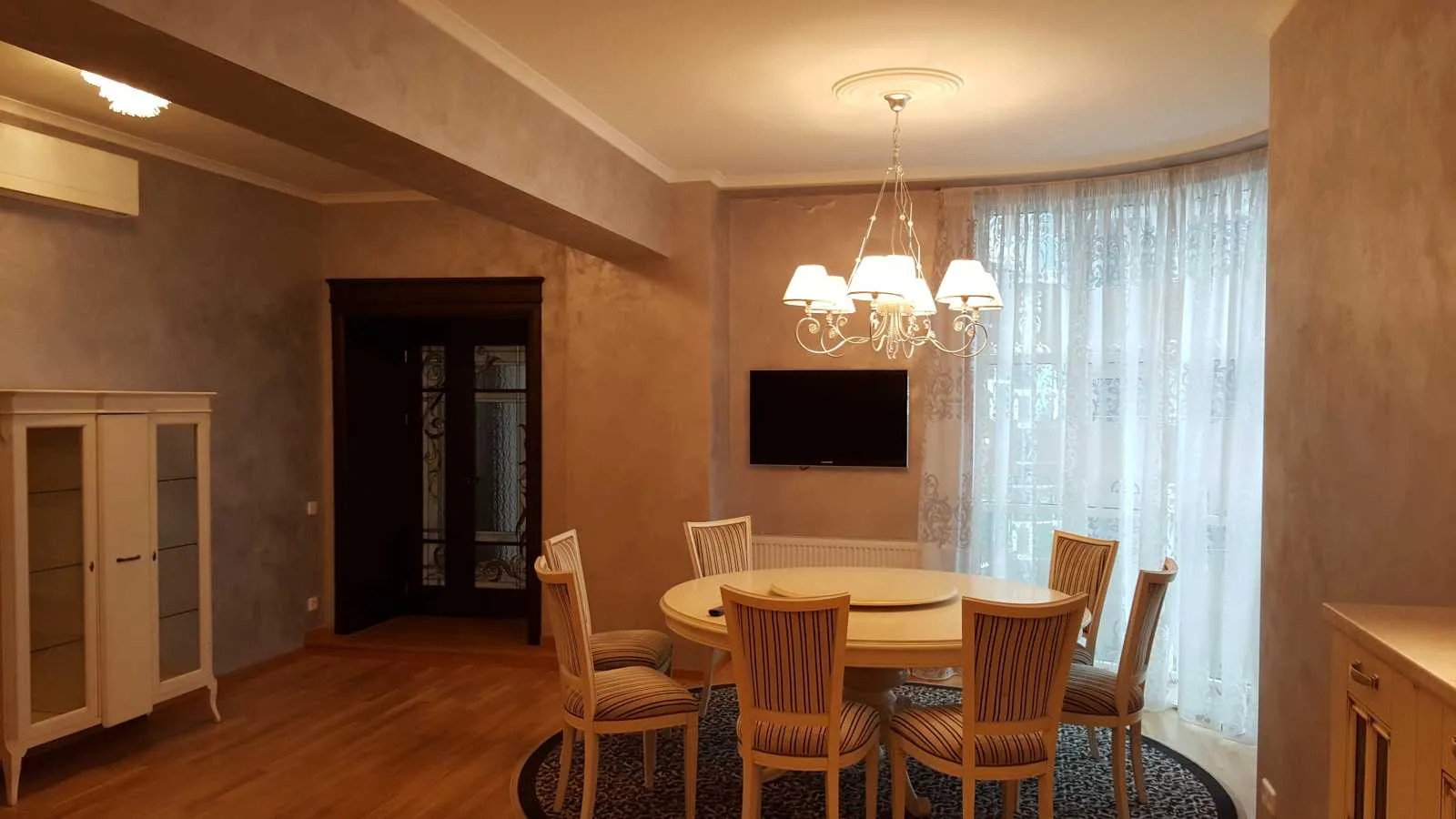 довгострокова оренда 4-к квартира Київ, Печерський, 2200 $/міс.