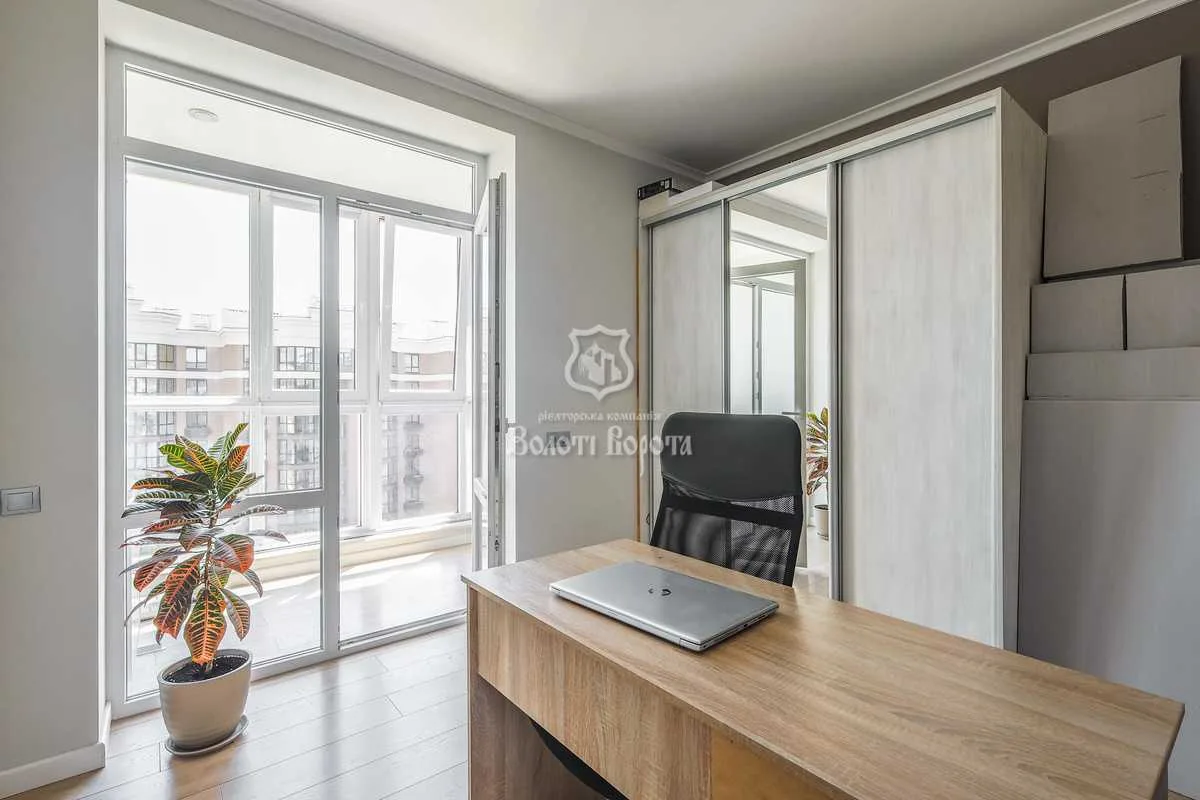 продаж 5-к квартира Києво-Святошинський, Софіївська Борщагівка, 185000 $