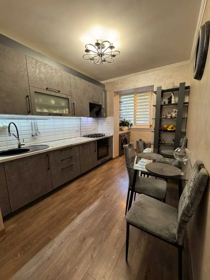 продаж 3-к квартира Рівне, 75000 $