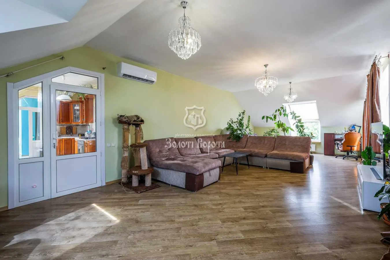 продаж 3-к квартира Києво-Святошинський, Гатне, 160000 $