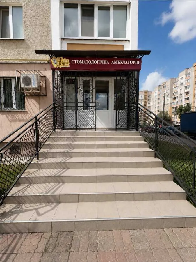 продаж об’єкт сфери послуг Чернігів, Новозаводской, 130000 $