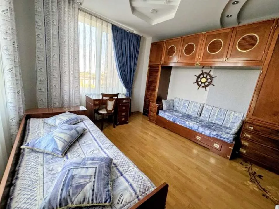довгострокова оренда 4-к квартира Одеса, Приморський, 800 $/міс.