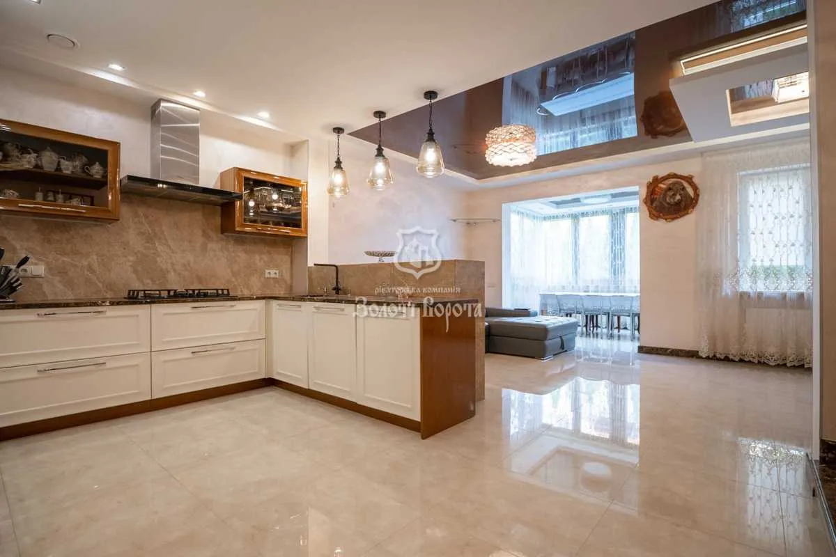 продаж 6-к таунхаус Київ, Оболонський, 280000 $