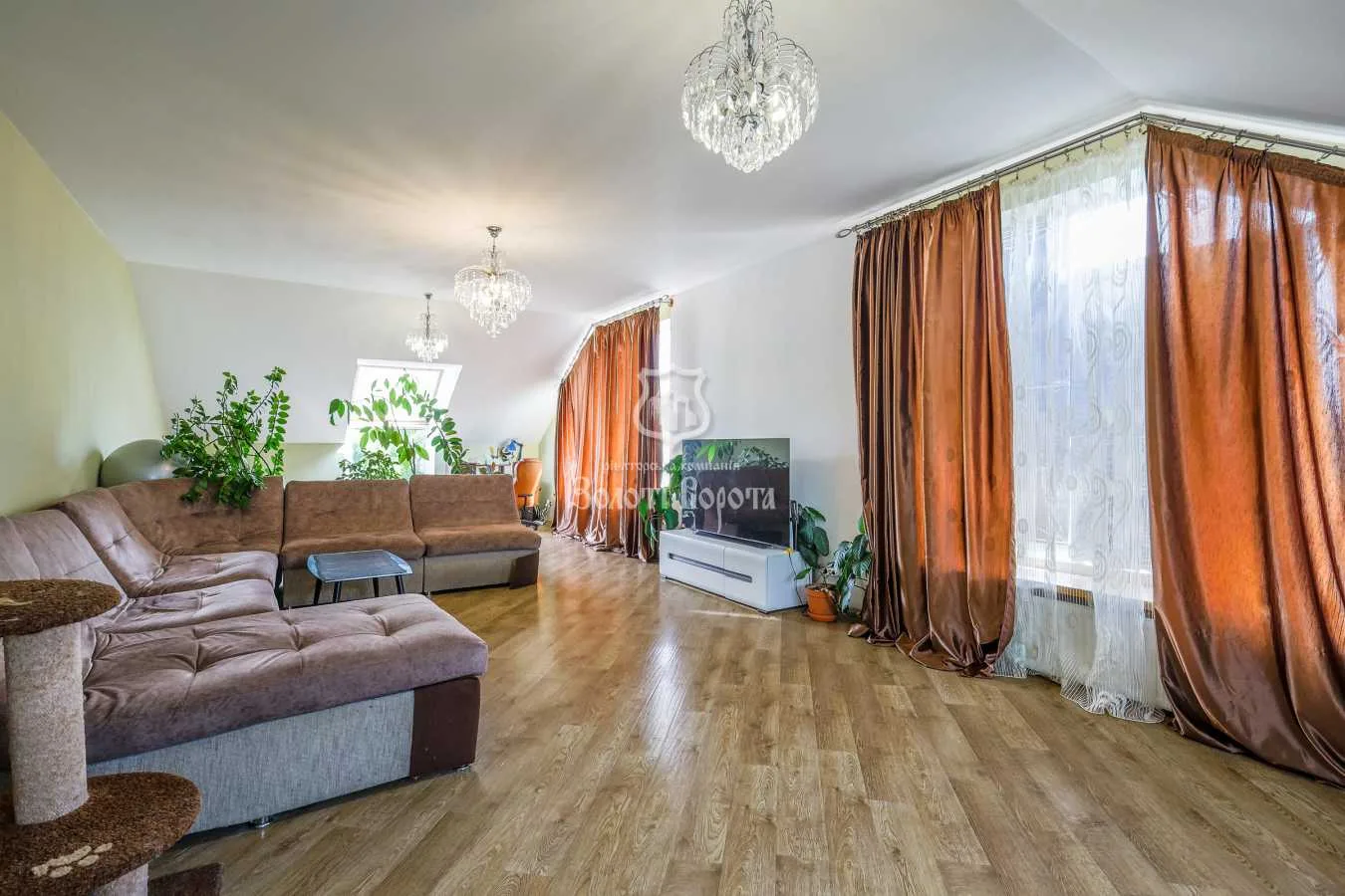 продаж 3-к квартира Києво-Святошинський, Гатне, 160000 $