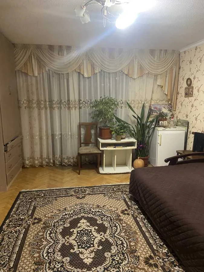 продаж 4-к квартира Київ, Дніпровський, 70000 $