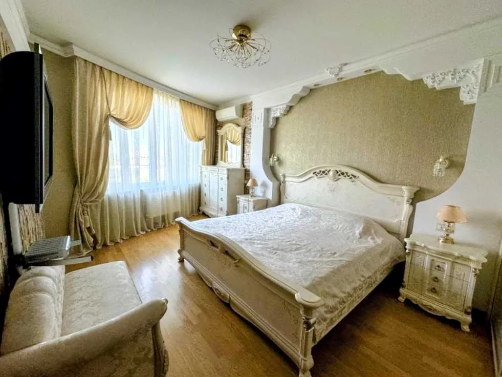 довгострокова оренда 4-к квартира Одеса, Приморський, 800 $/міс.