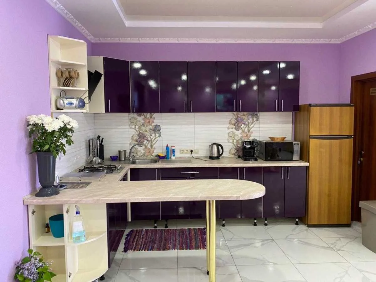довгострокова оренда 8-к будинок Київ, Деснянський, 1800 $/міс.