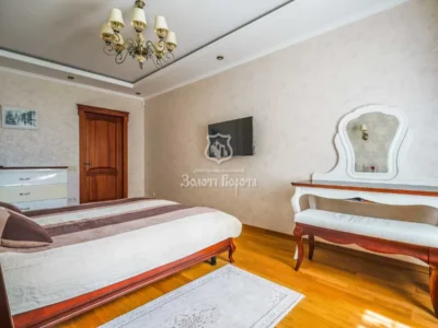 продаж 3-к квартира Києво-Святошинський, Вишневе, 155000 $