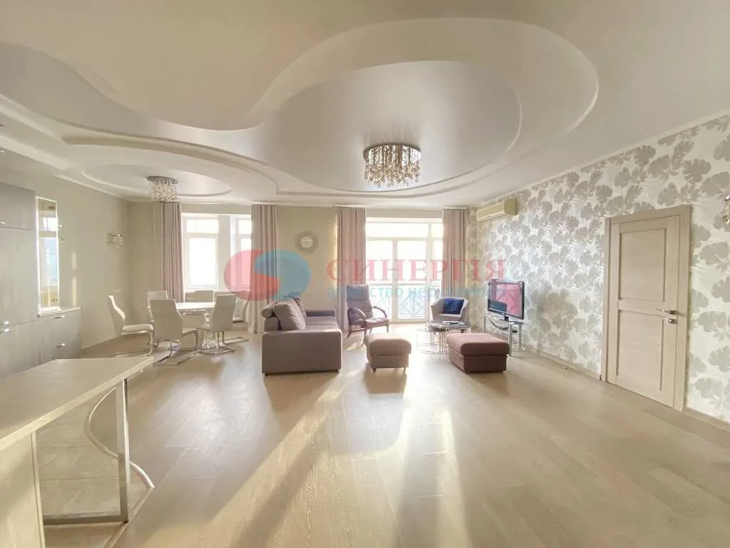 довгострокова оренда 4-к квартира Київ, Печерський, 1400 $/міс.