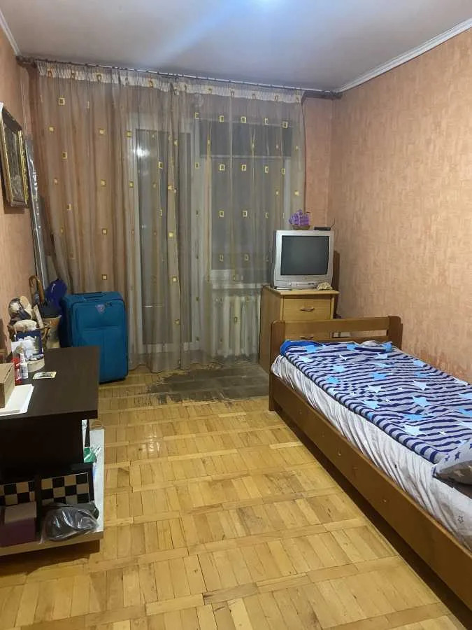 продаж 4-к квартира Київ, Дніпровський, 70000 $