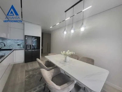 продаж 3-к квартира Луцьк, Струмівка, 105000 $