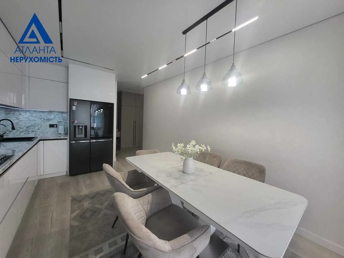 продаж 3-к квартира Луцьк, Струмівка, 105000 $