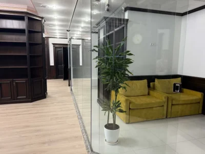 довгострокова оренда офісне приміщення Київ, Печерський, 6500 $/міс.