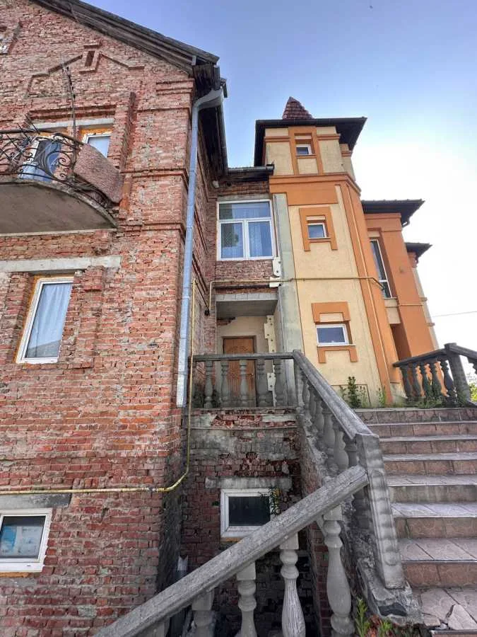продаж 8-к квартира Рівне, 88000 $