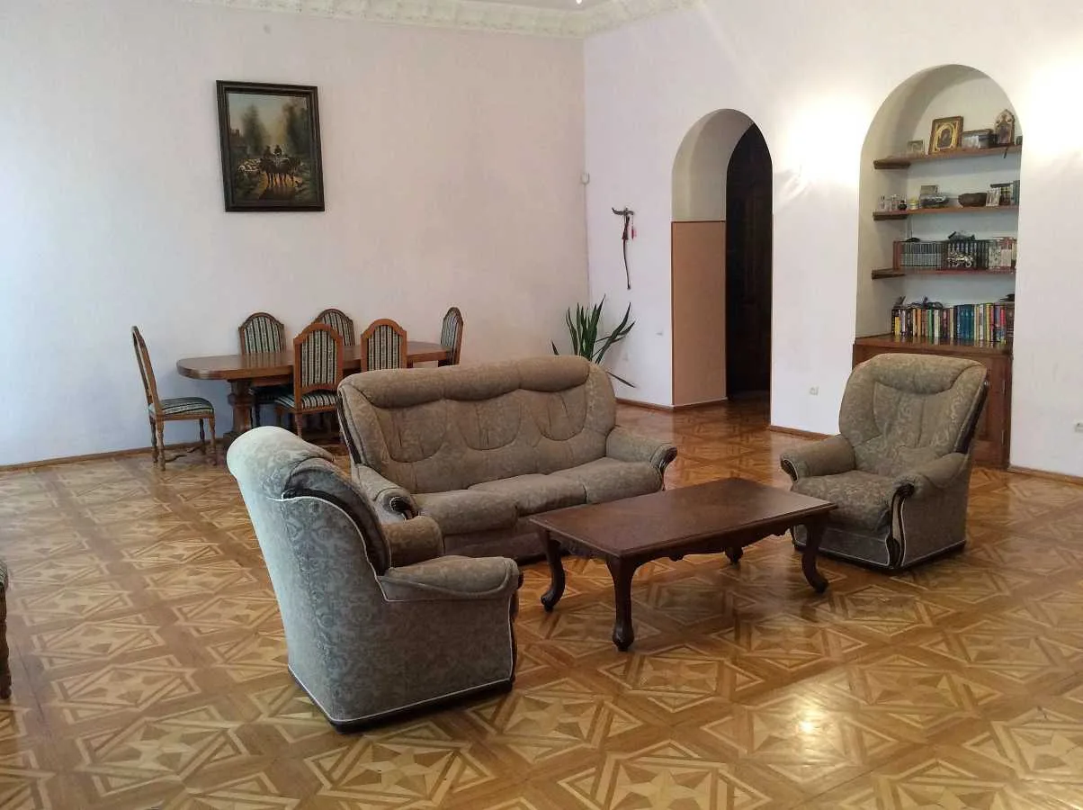 подобова оренда 4-к квартира Одеса, Приморський, 3900 грн./добу