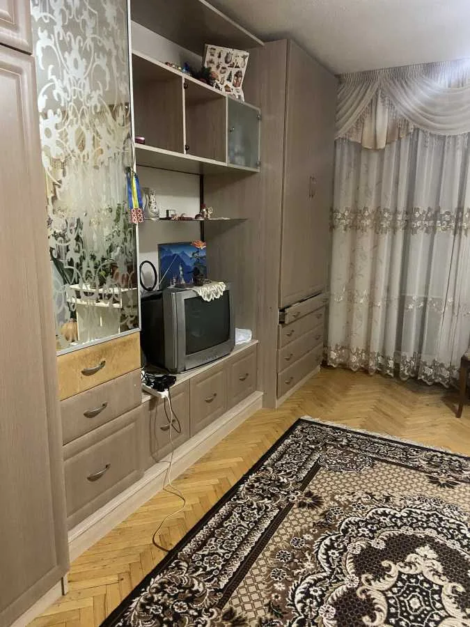 продаж 4-к квартира Київ, Дніпровський, 70000 $