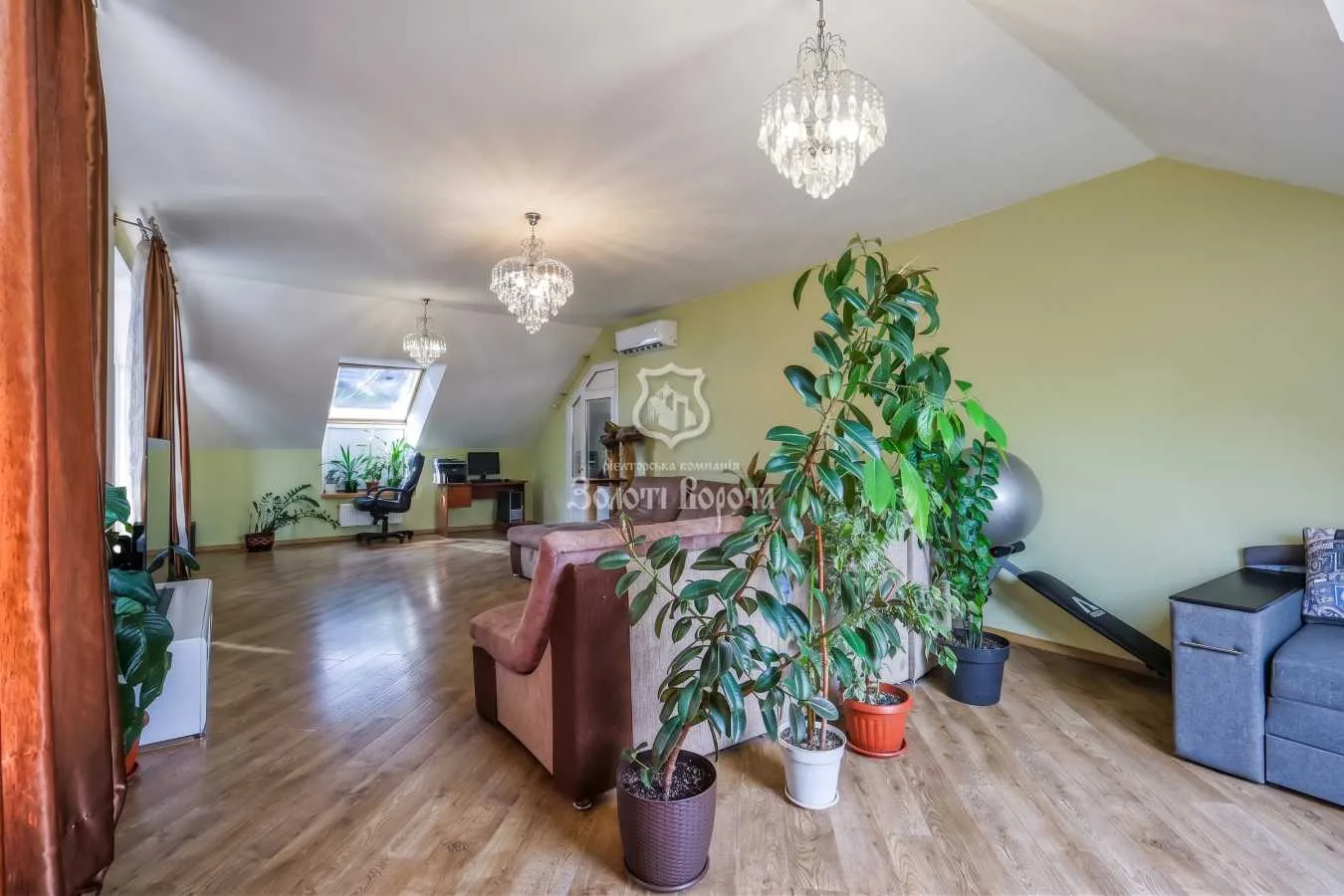 продаж 3-к квартира Києво-Святошинський, Гатне, 160000 $