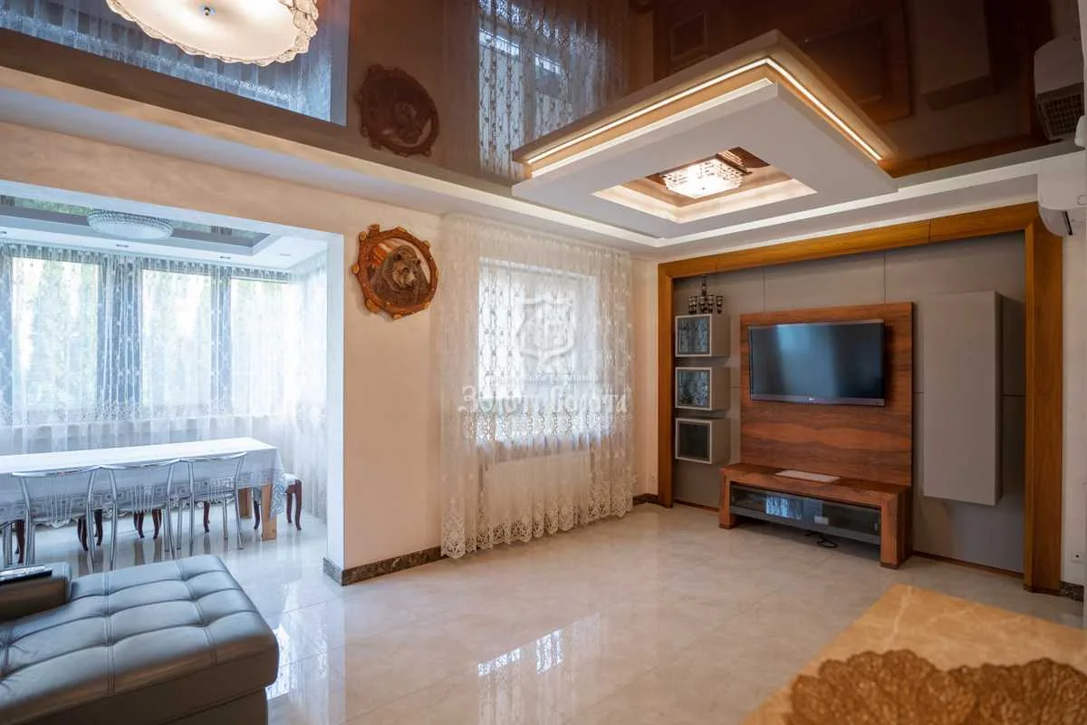 продаж 6-к таунхаус Київ, Оболонський, 280000 $