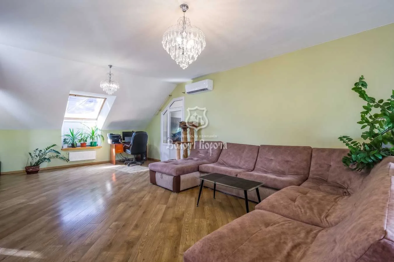 продаж 3-к квартира Києво-Святошинський, Гатне, 160000 $
