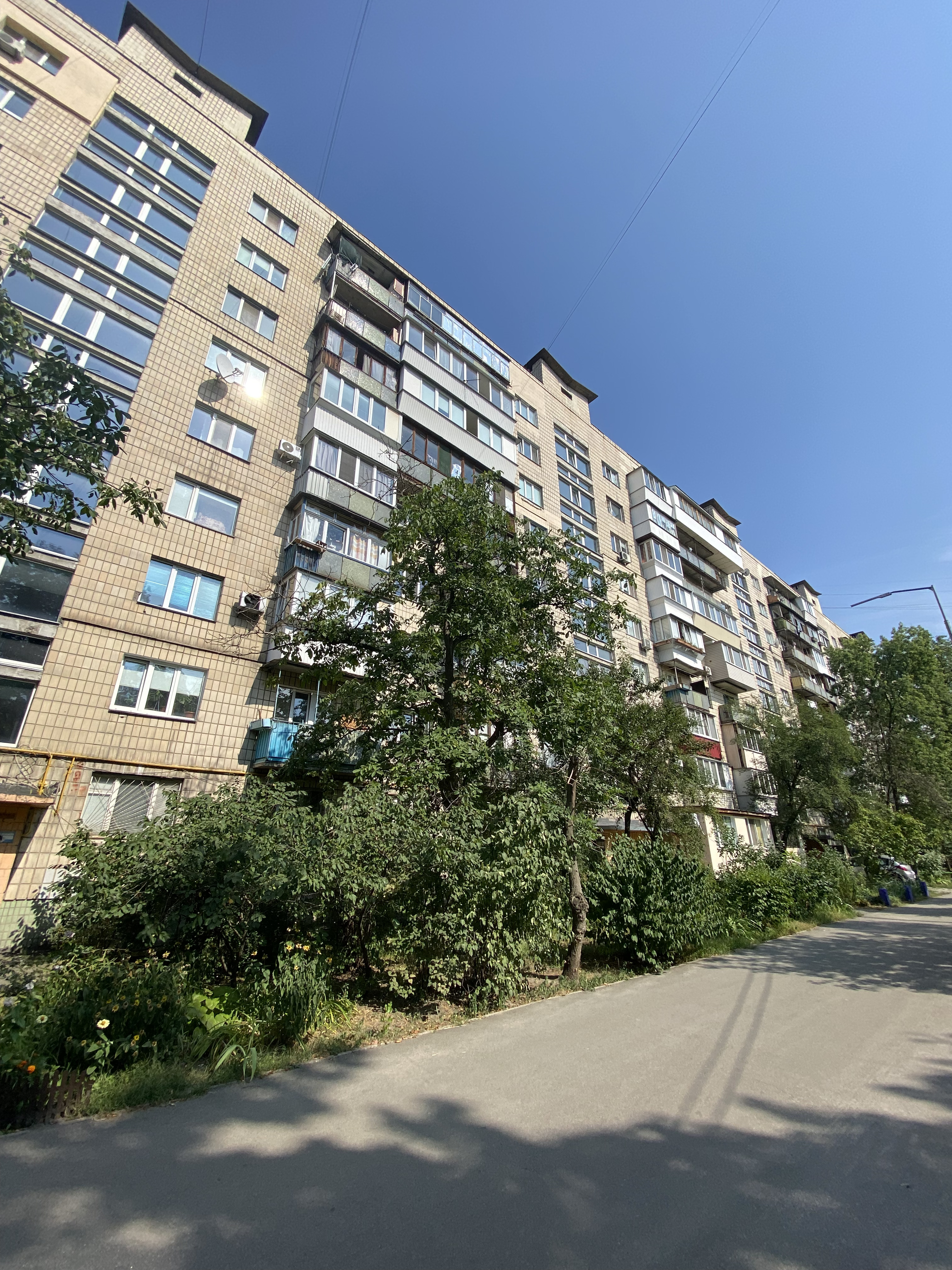 Продам 3 кімнатну квартиру 64м2, Кубанської України 25/21, м. Лісова, Лісовий масив, Київ