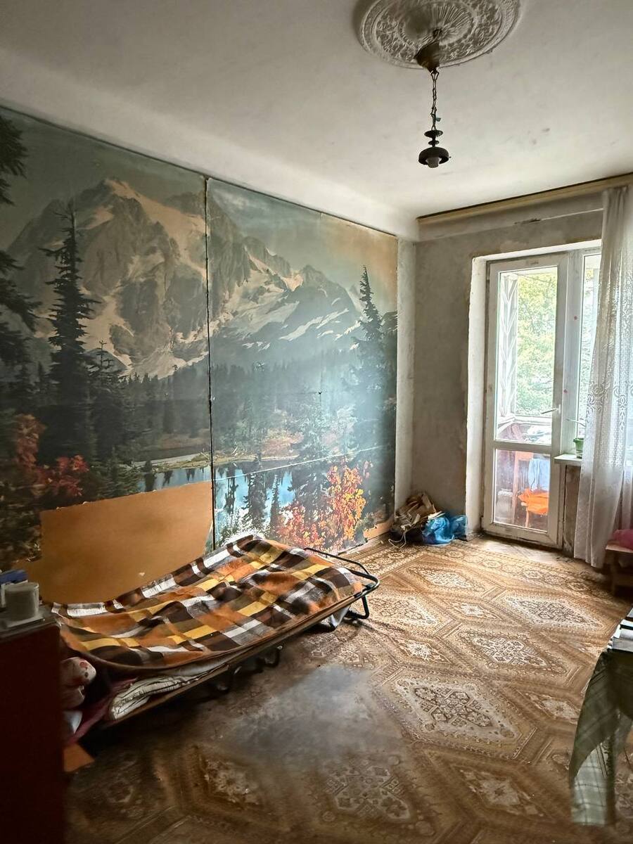 1кімн. Пл. Космонавтів. Мартиросяна, Антонова.