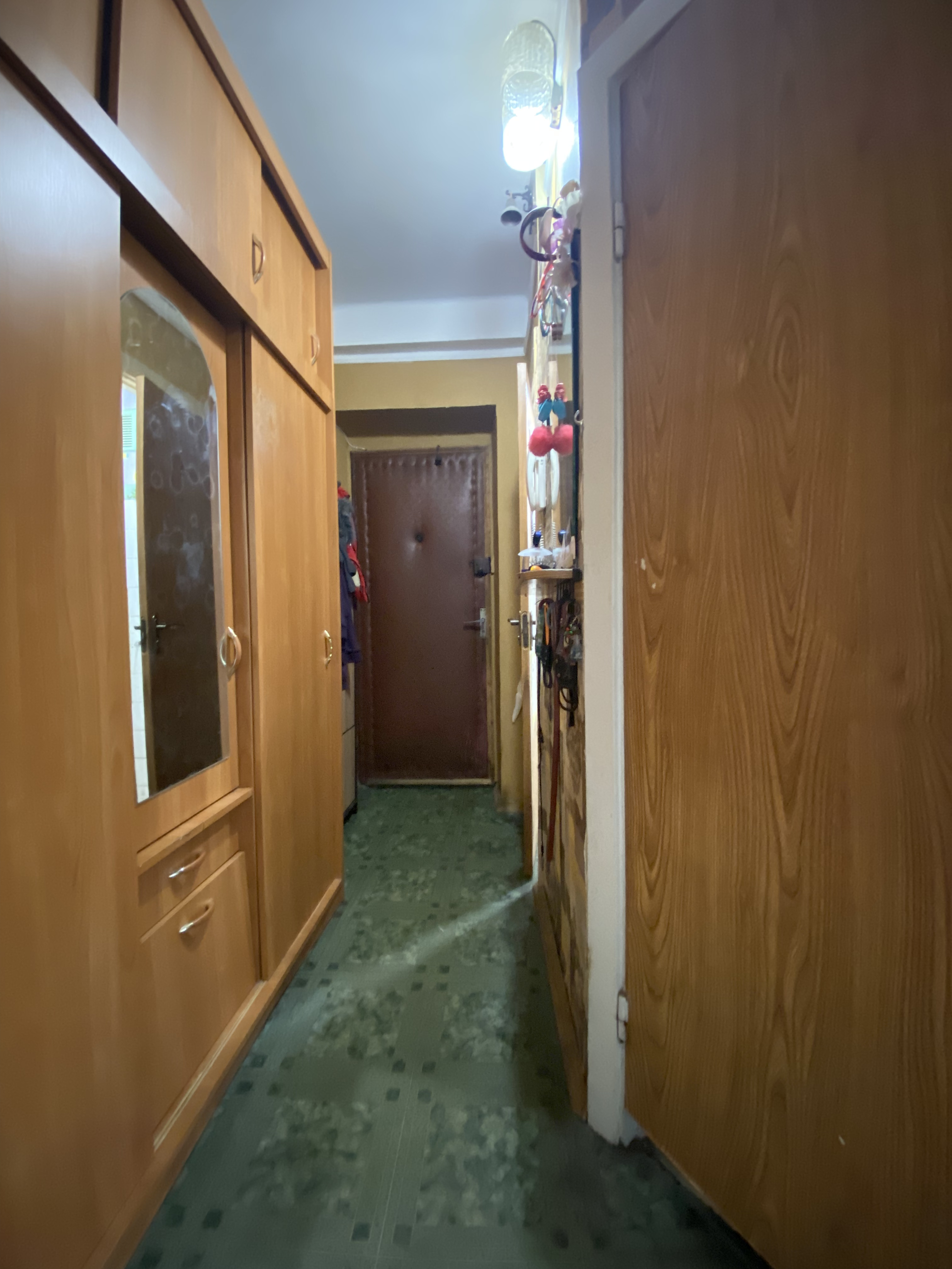 Продам 3 кімнатну квартиру 64м2, Кубанської України 25/21, м. Лісова, Лісовий масив, Київ