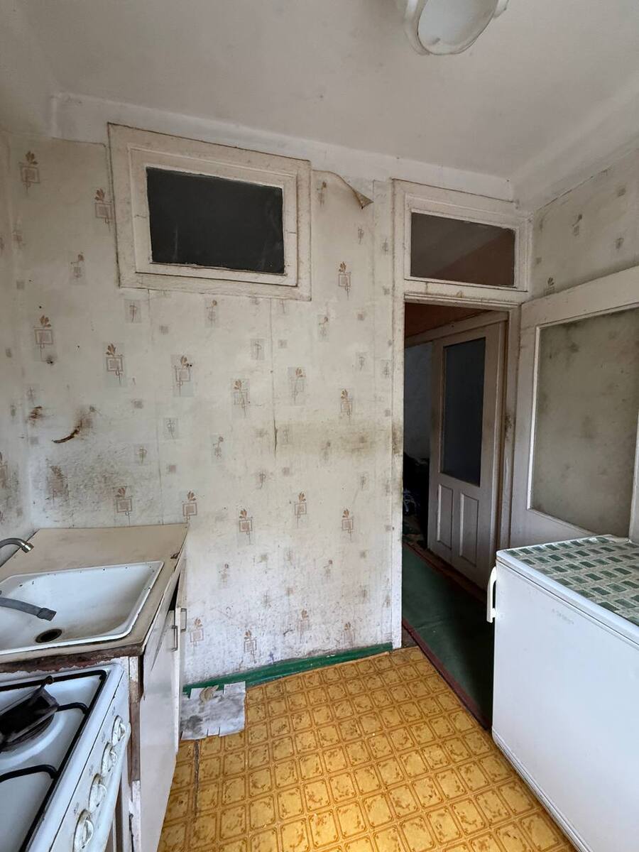 1кімн. Пл. Космонавтів. Мартиросяна, Антонова.