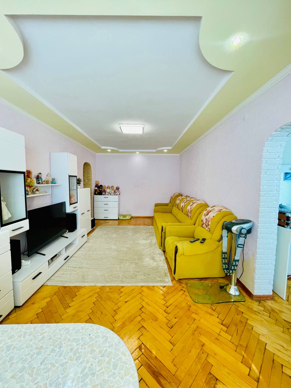 Продаж 3-кімнатної квартири